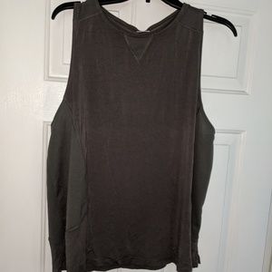 Women's athletic shirt - dark olive